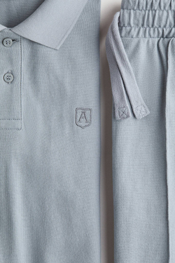 H&M Комплект из футболки и шорт из хлопкового пике, серый