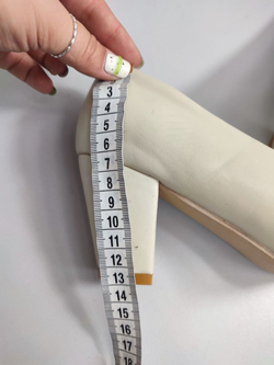 Туфли светлые 37 размер