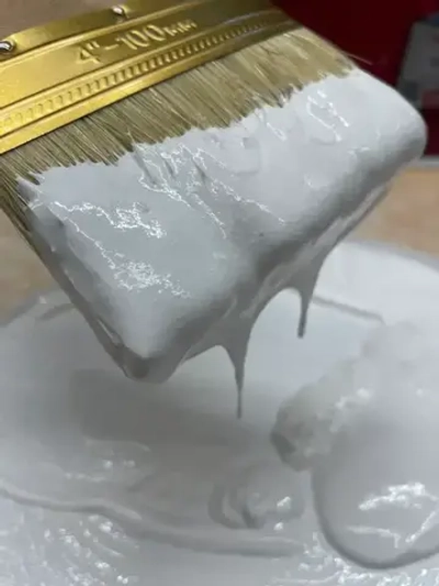 Краска для стен и потолков, матовая, супербелая, водоэмульсионная, для внутренних работ.