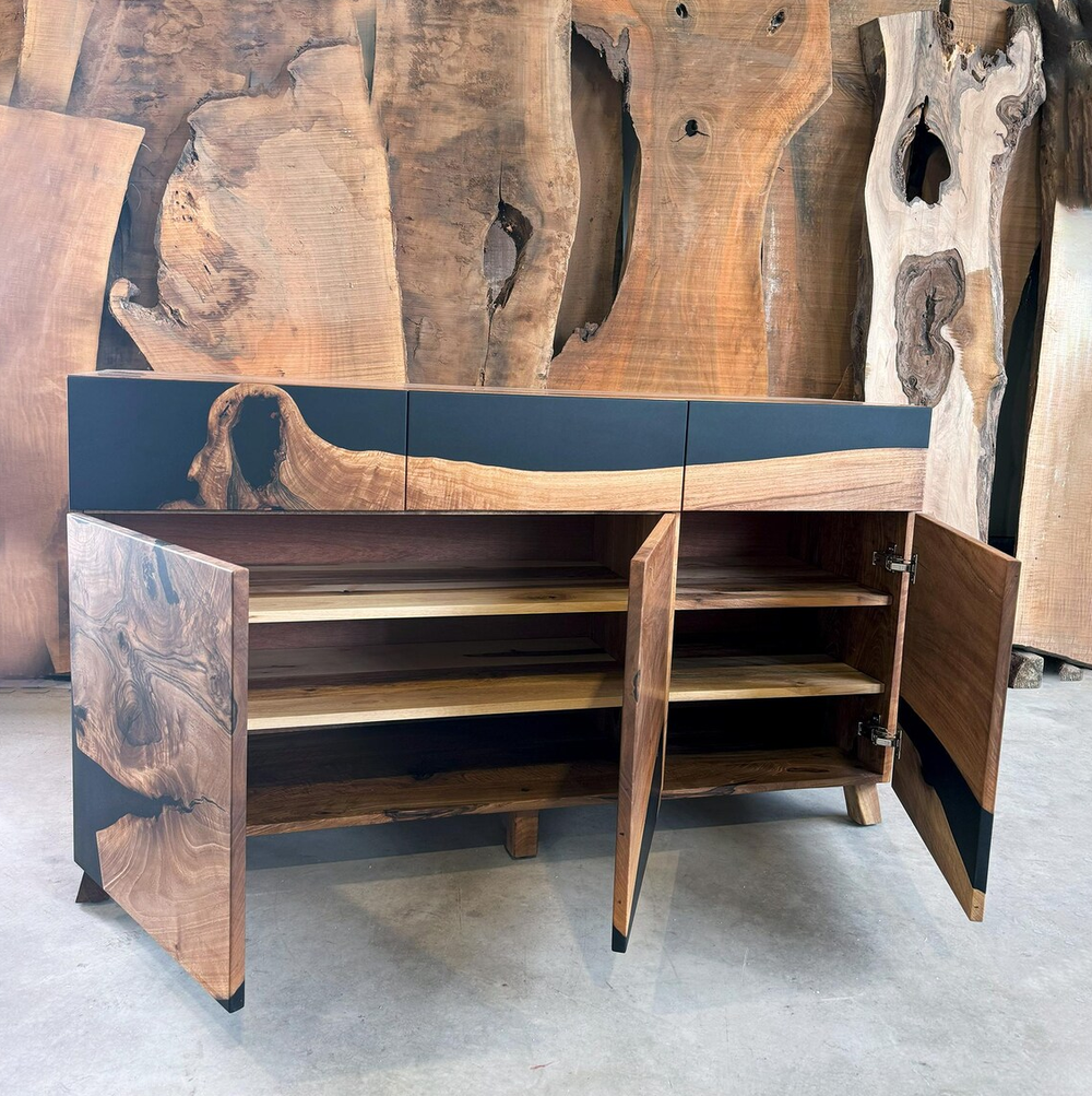 Индивидуальный буфет из ореха с бирюзовой смолой