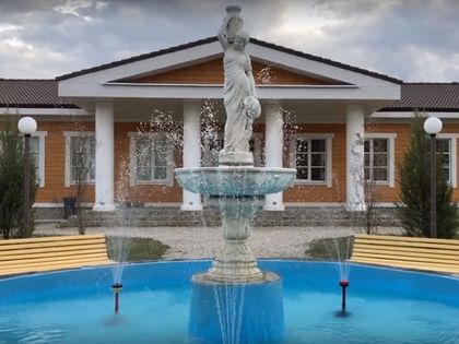 Фонтан из бетона — элемент садовой архитектуры