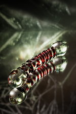 Фаллоимитатор Sexus Glass стеклянный с красными полосками 21 см