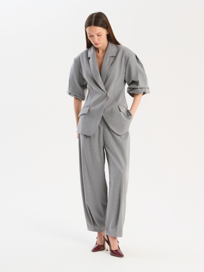 Жакет приталенный с объемными рукавами