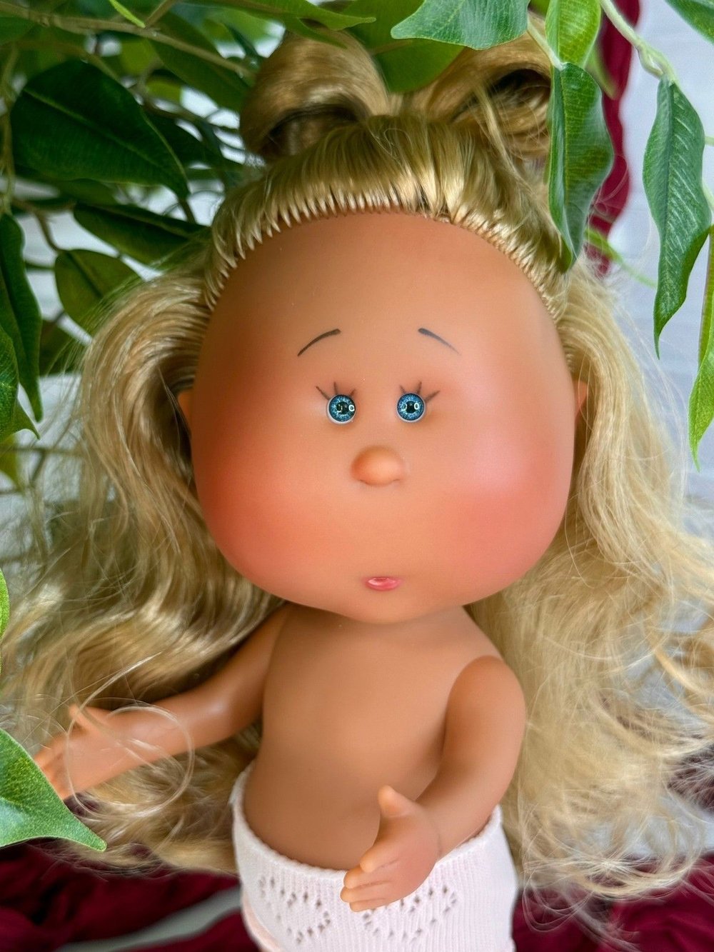 Кукла Nines виниловая 30см MIA LATINA без одежды (3000WL9)