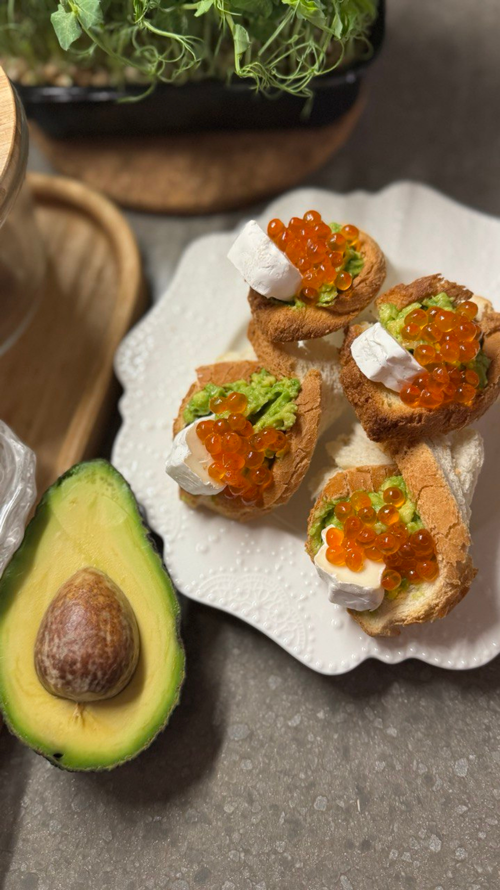 Спелое авокадо