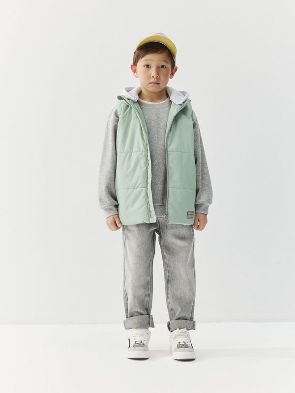 Жилет на молнии с капюшоном 