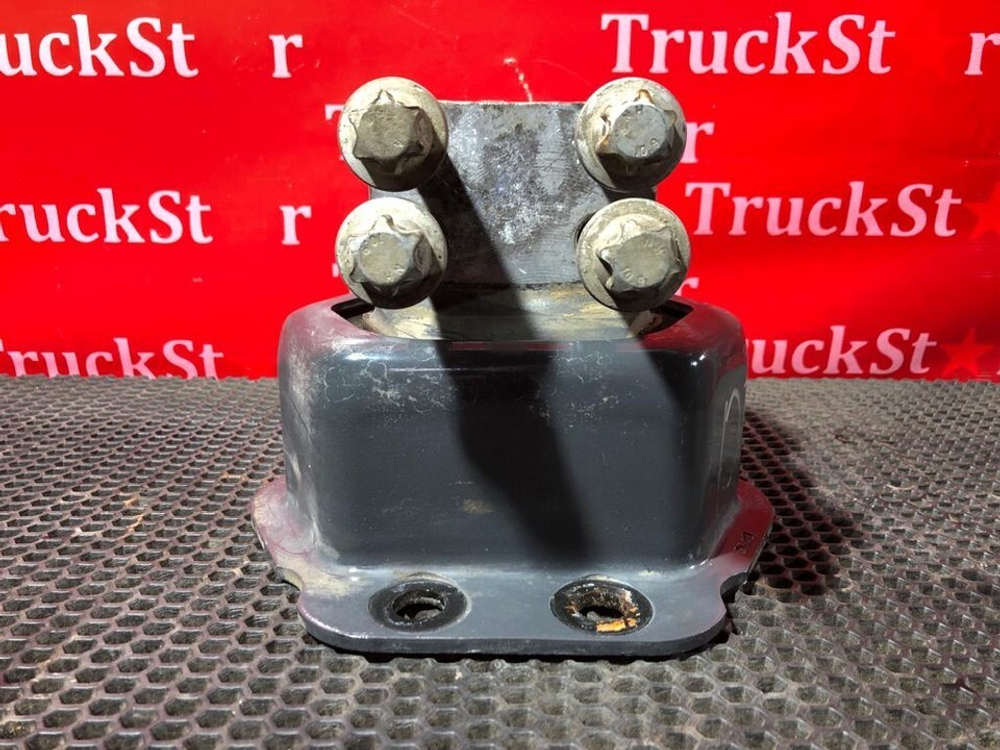 Подушка двигателя задняя 2018г