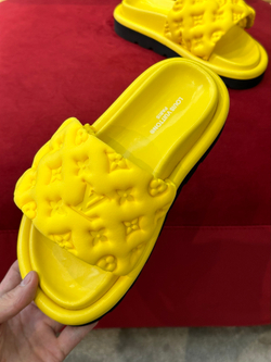 Louis Vuitton Pool Pillow Flat Comfort Mule