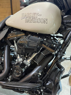 Harley-Davidson Street Glide ST White Sand Pearl / Черный (с НДС)