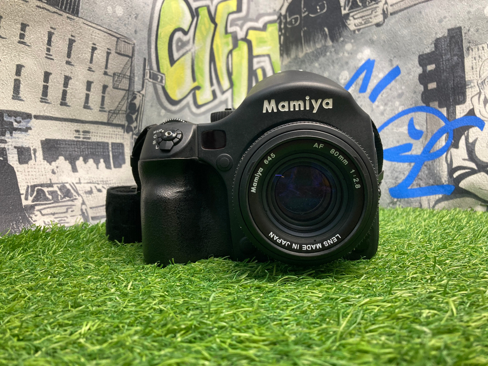 Mamiya 645 AFD + Mamiya 645 AF 80mm 2.8