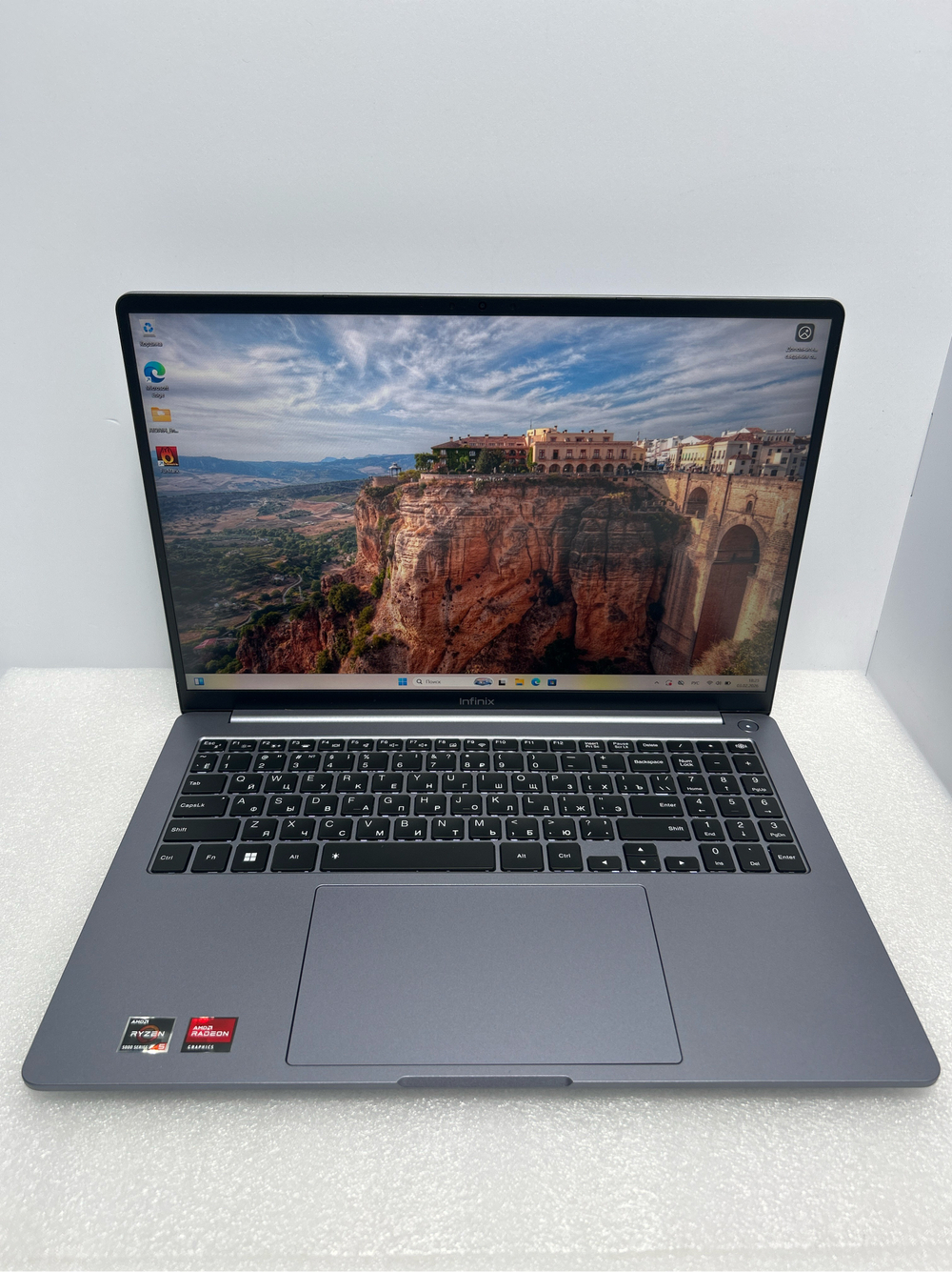 Ноутбук Infinix InBook Y3 Max 16"/Ryzen 5-5500U/RAM 16GB/SSD 512GB/AMD Radeon Graphics/1920x1200/IPS/Windows 11/Подсветка - кл:LED/серебристый. Состояние: Уценка/небольшой след. на матрице от клавиатуры