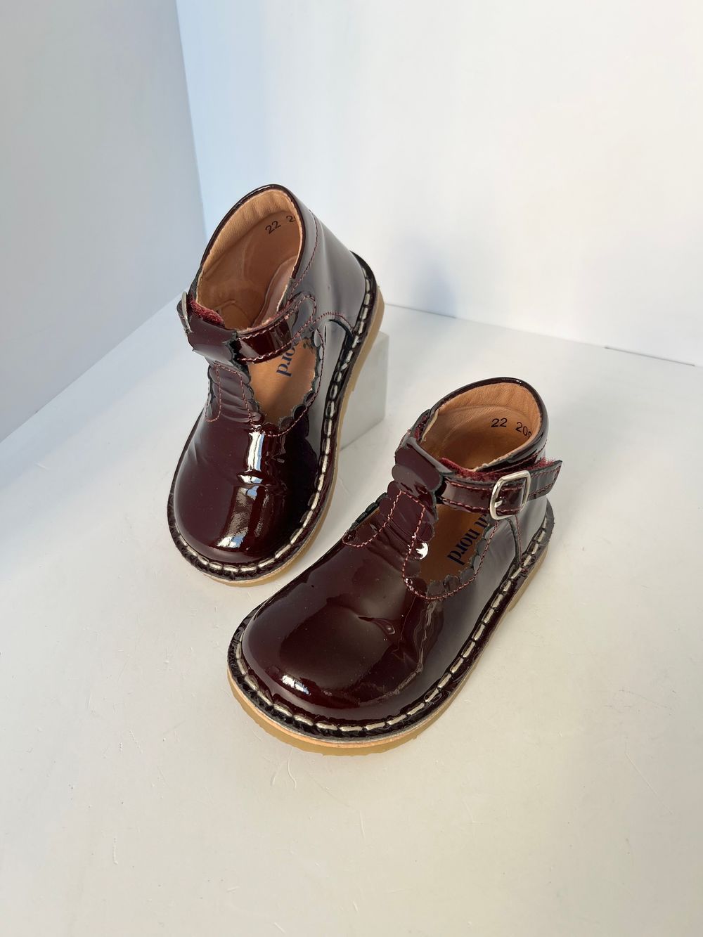 Туфли Petit Nord новые, 22