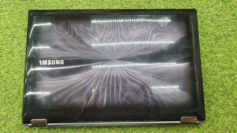 Ноутбук Samsung i3/6 Gb