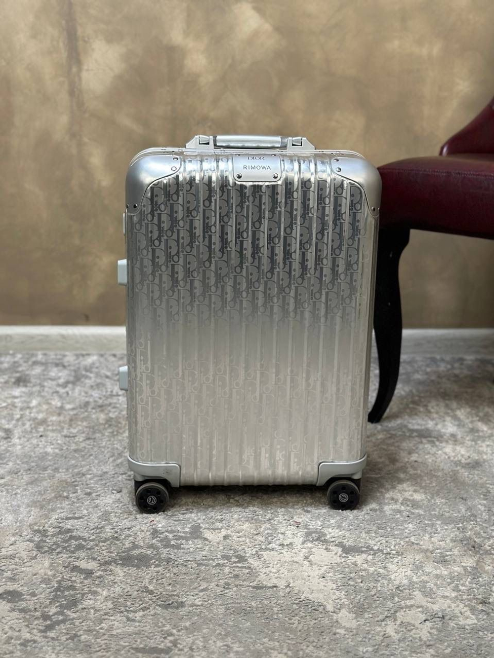 Чемодан Rimowa Dior