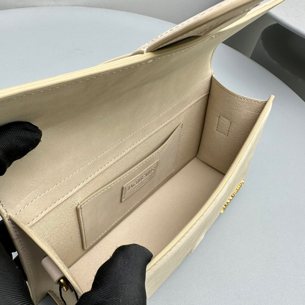 Jacquemus Le Grand Bambino 23 cm