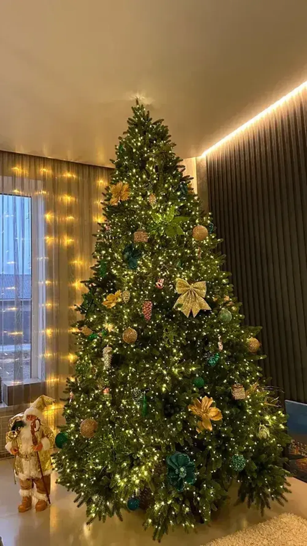 Елка с гирляндой встроенной «Юлия» (Литая хвоя) 185 см / 1,85 м