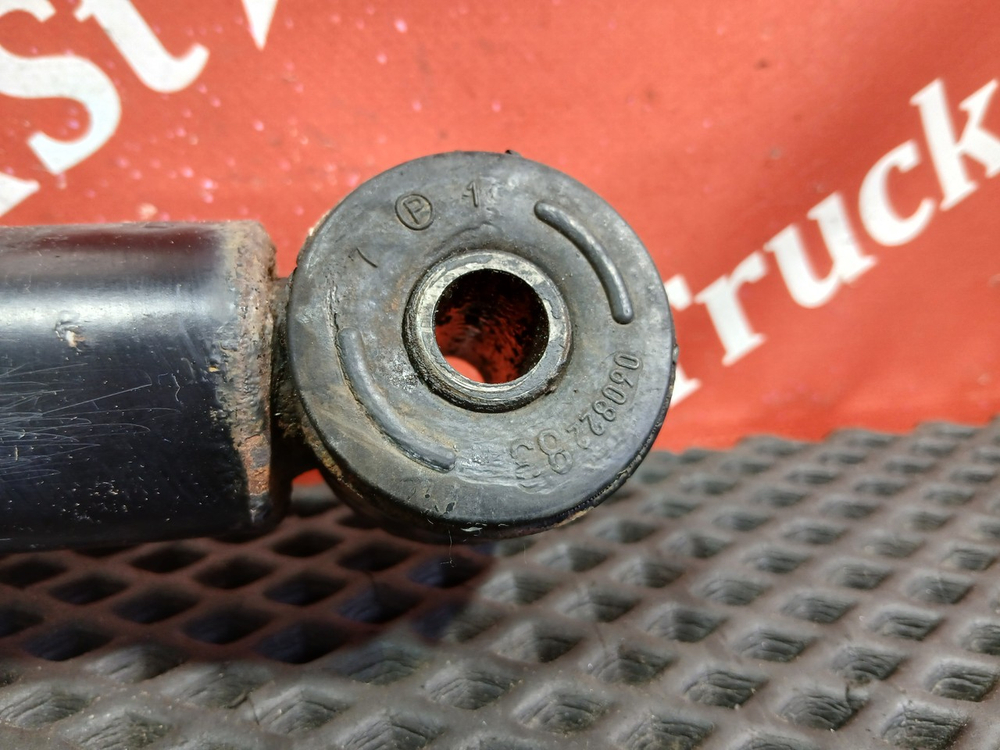 Амортизатор кабины задний