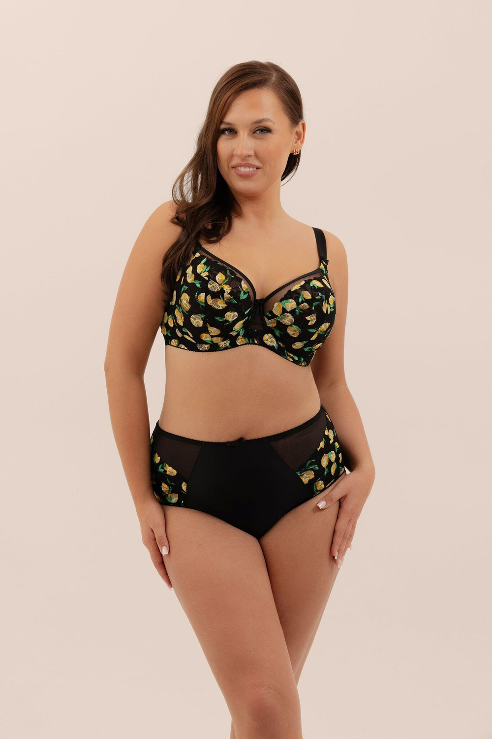 Бюстгальтер с мягкой чашкой с принтом в виде лимонов (Размер: 75F) (Цвет: черный)