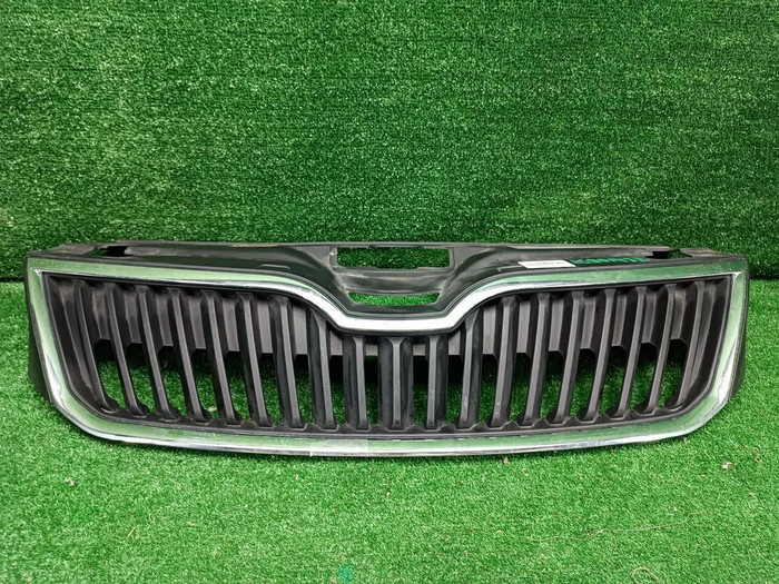 Решетка радиатора Skoda Rapid 1 (2012-2020)