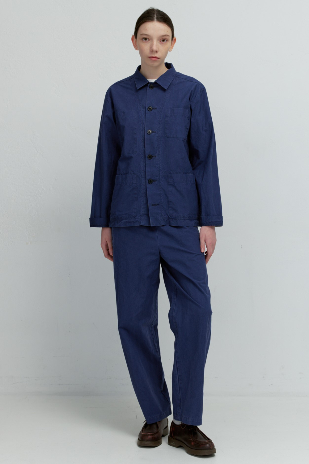 Верхняя мужская рубашка с карманами из синего вареного хлопка