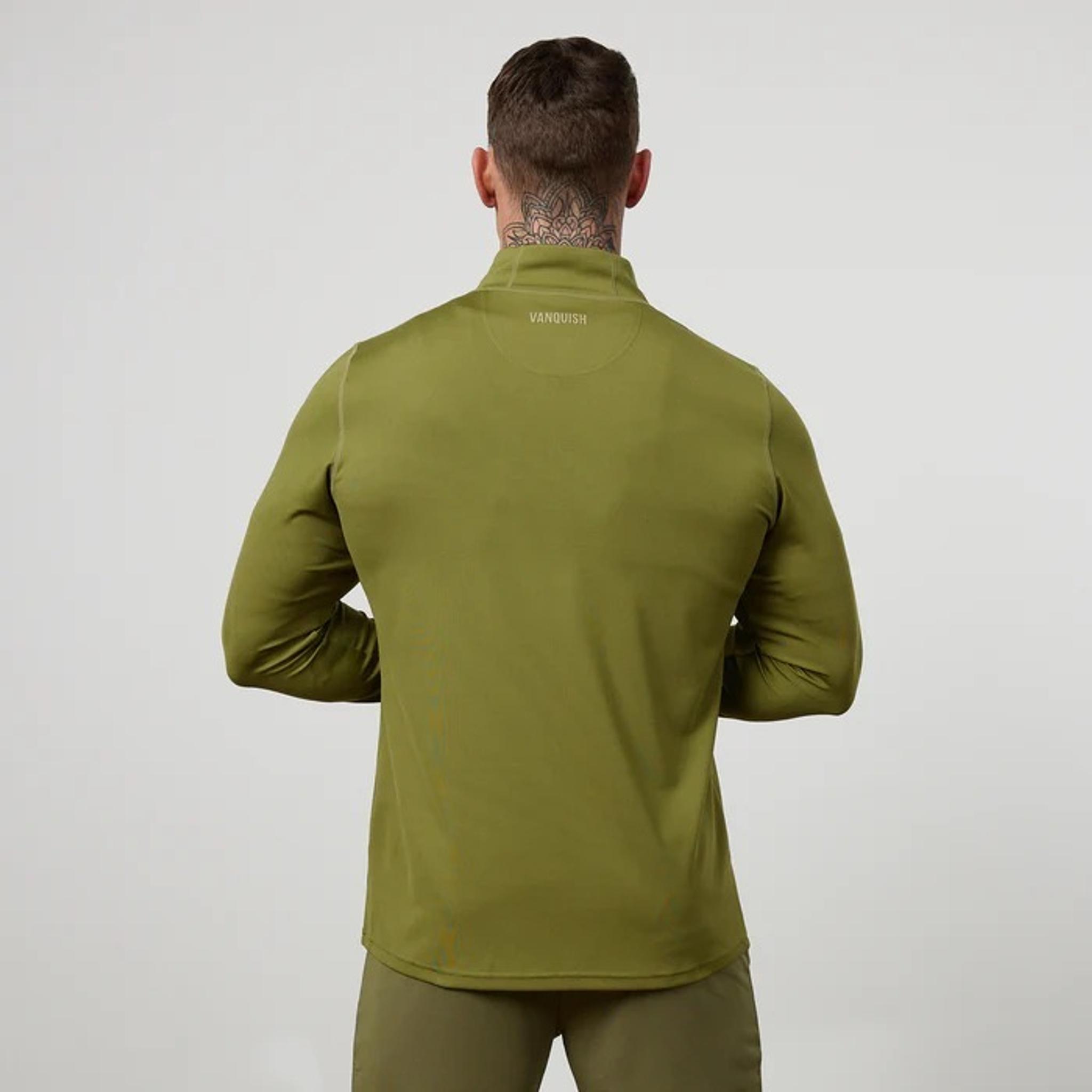 Лонгслив VANQUISH Essential Performance Zip Long Olive