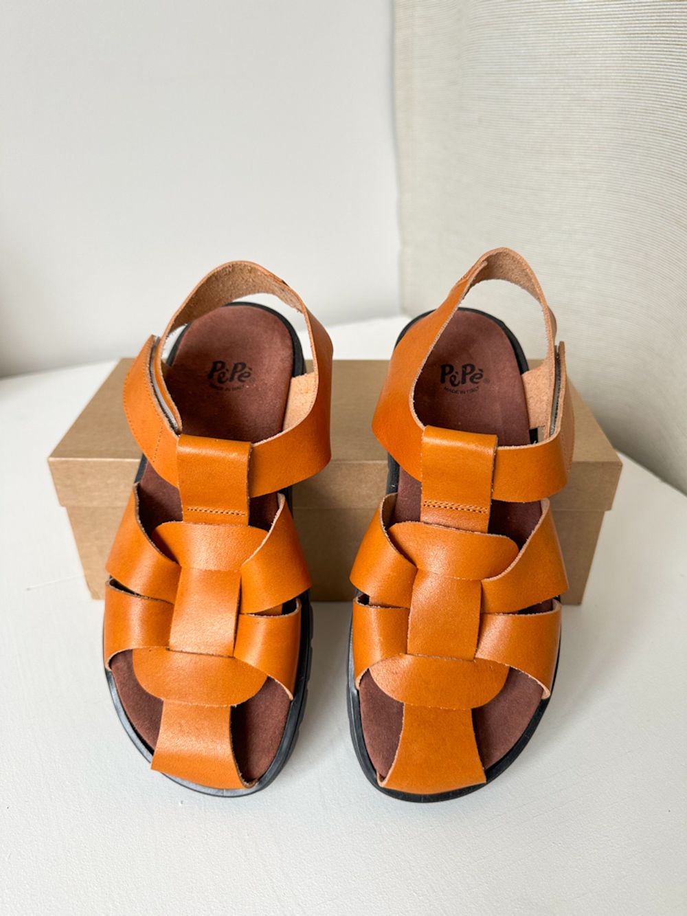 Новые кожаные босоножки PePe , 34