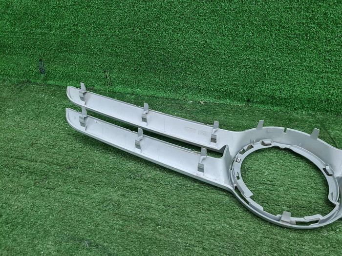 Накладка решетки радиатора Mercedes C w205 (14-18)