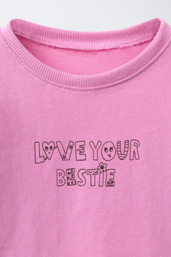 ZARA ФУТБОЛКА С ПРИНТОМ, РОЗОВЫЙ