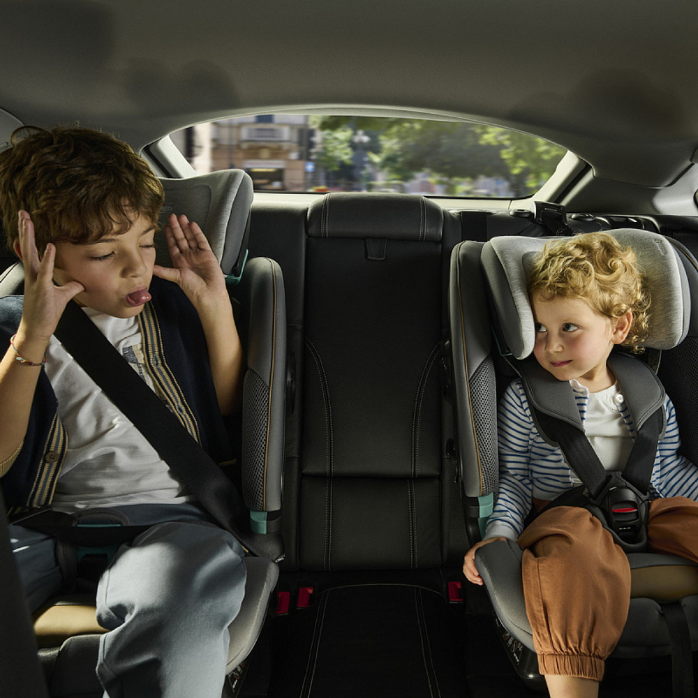 Автокресло детское Chicco Seat&Go I-Size Posh Black