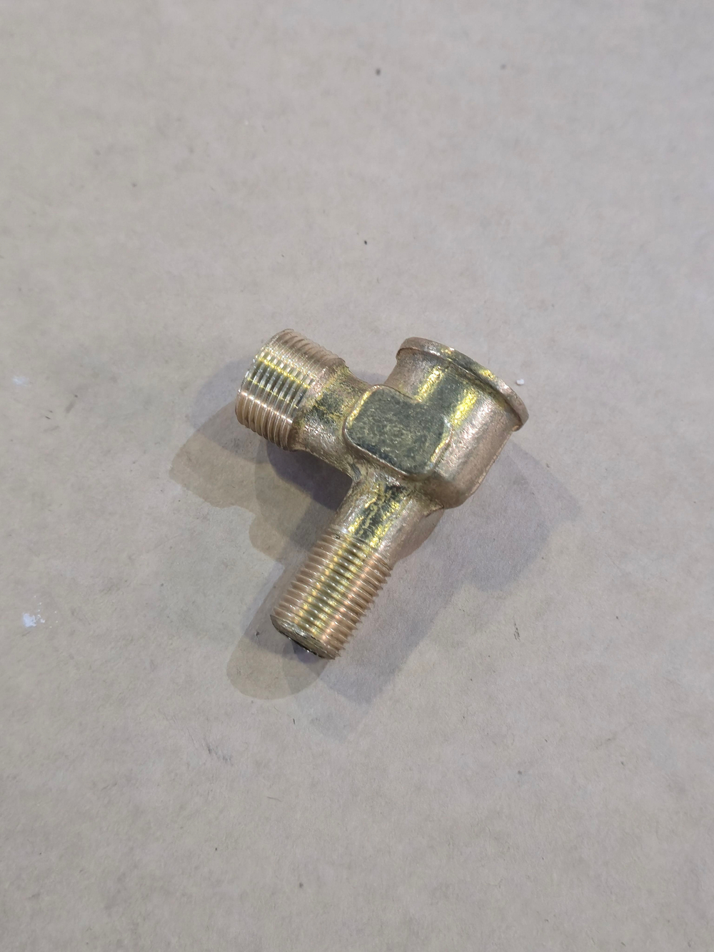 Угольник МАЗ М22х16х22 ОАО Маз-Випра