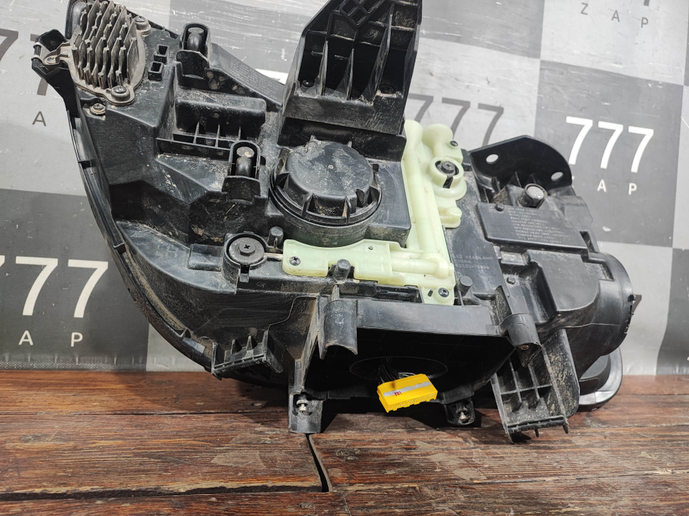 Фара левая LED Genesis GV80 20-нв Б/У Оригинал 92101T6000