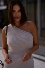 платье миди в цвете офвайт