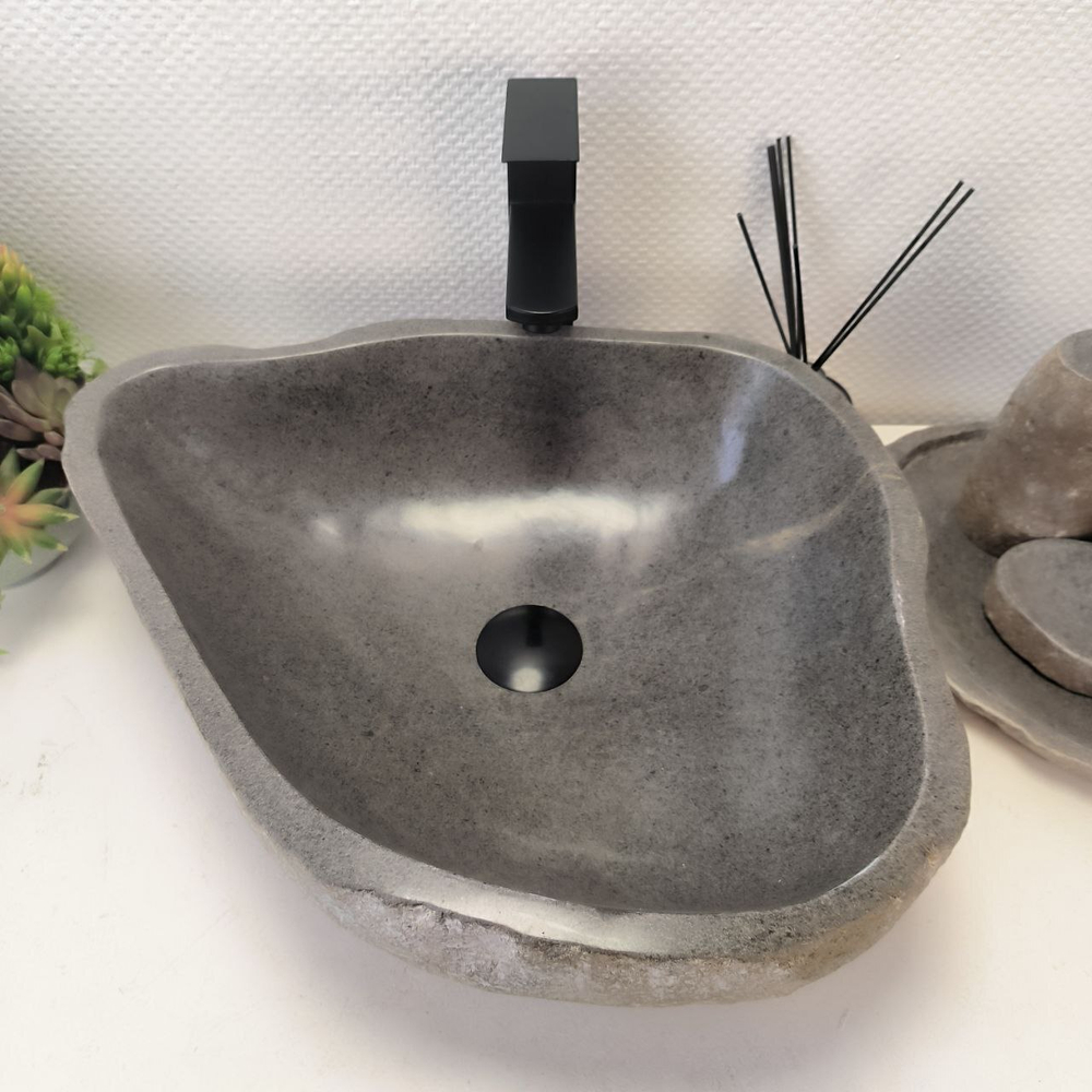 Раковина из речного камня RS-63397 (50*42*16) 0123