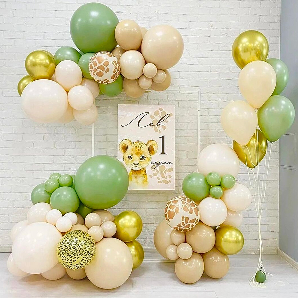 Фотозона на каркасе с фонтаном