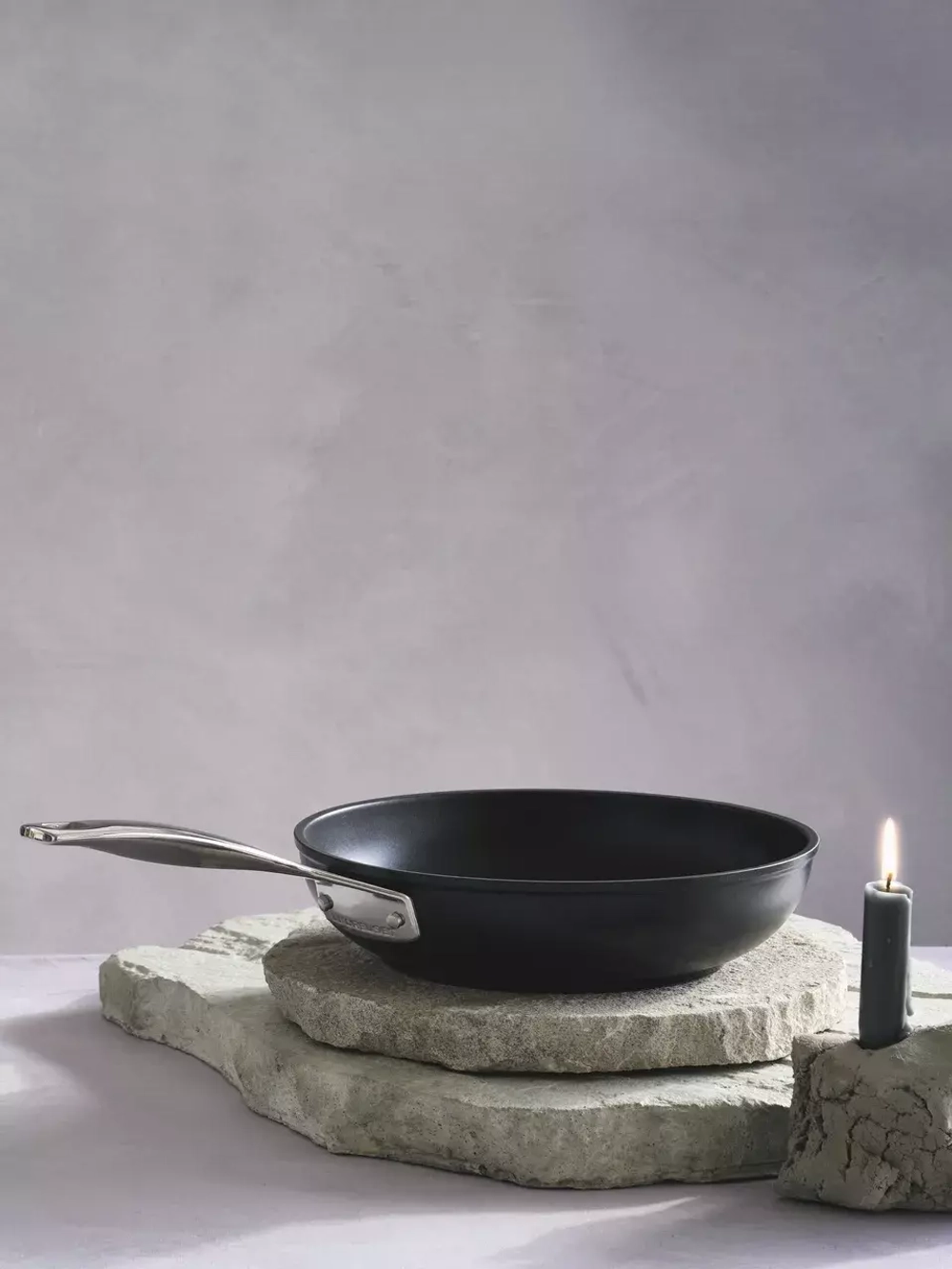 Le Creuset - Сковорода с антипригарным покрытием 26см. / артикул   51112260010001  / GTIN 630870281478