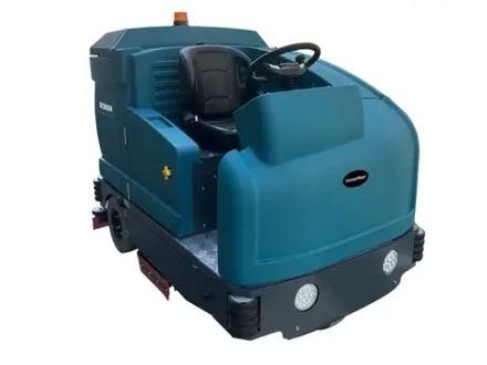 Промышленная поломоечная машина с местом оператора для ежедневной уборки больших площадей цехов, логистических и транспортных центров VinnerMyer S1350R G260 (гелевые АКБ 72В 260 Ач С20)