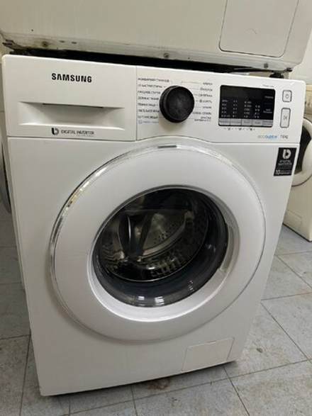 Стиральная машина Samsung WW70J52E0JWDLP Б/У фронтальная 7 кг до 1200 об/мин