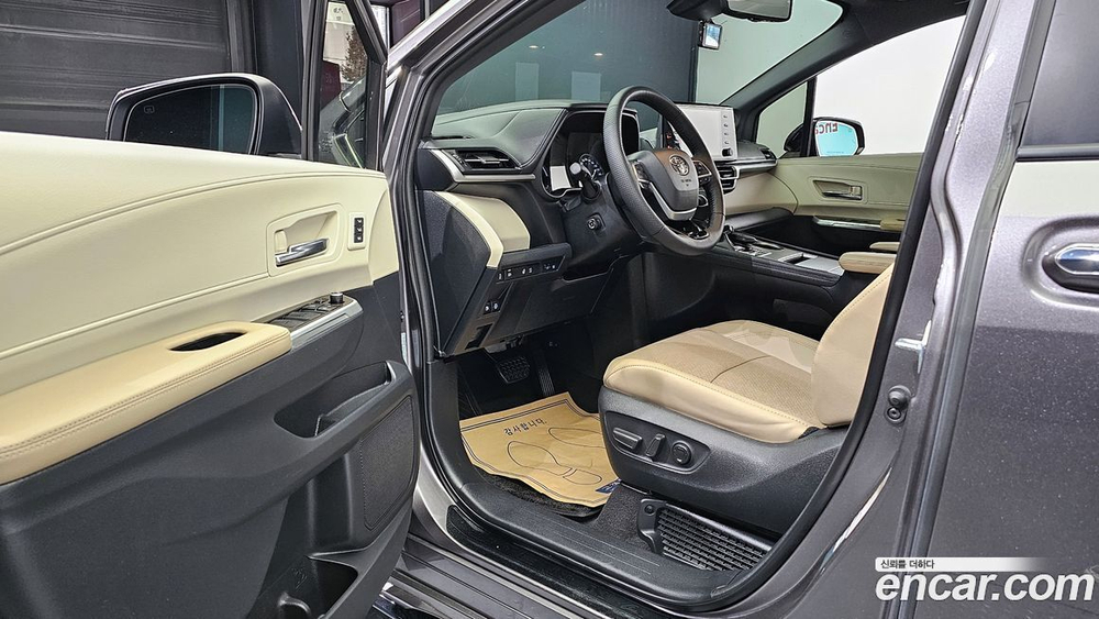 Toyota Sienna 4 Generation 2.5 Hybrid 2WD (02.2022)