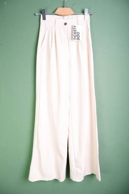 Брюки молочного цвета, визуально на 42 размер, новые