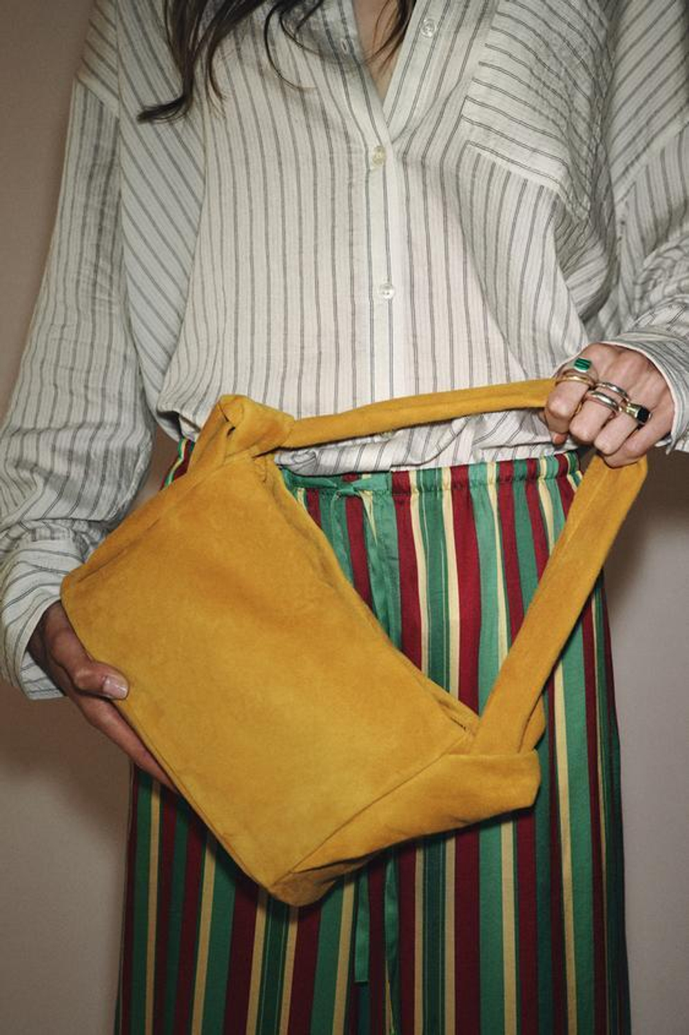 ZARA ЗАМШЕВАЯ СУМКА, ГОРЧИЧНО-ЖЕЛТЫЙ