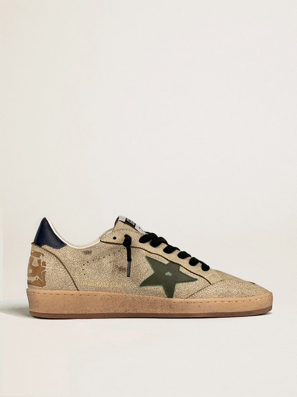 Ball Star in cracked leather with green suede star