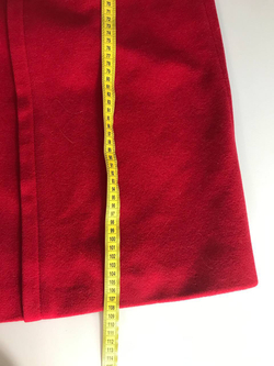 Пальто Элема яркого цвета, маркировка 100, визуально на 50 размер