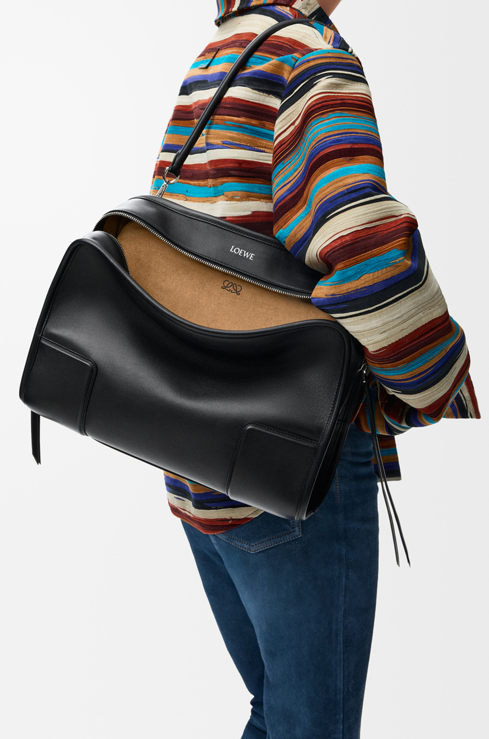 Loewe Большая сумка Amazona 180 из мягкой телячьей кожи, черный
