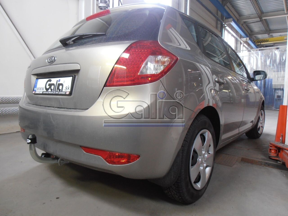 Фаркоп оцинкованный Galia K029A для Hyundai i30 хетчбек FD 2007-2010, Kia Ceed хетчбек 2006-2012(паспорт и сертификат в комплекте)(без электрики)