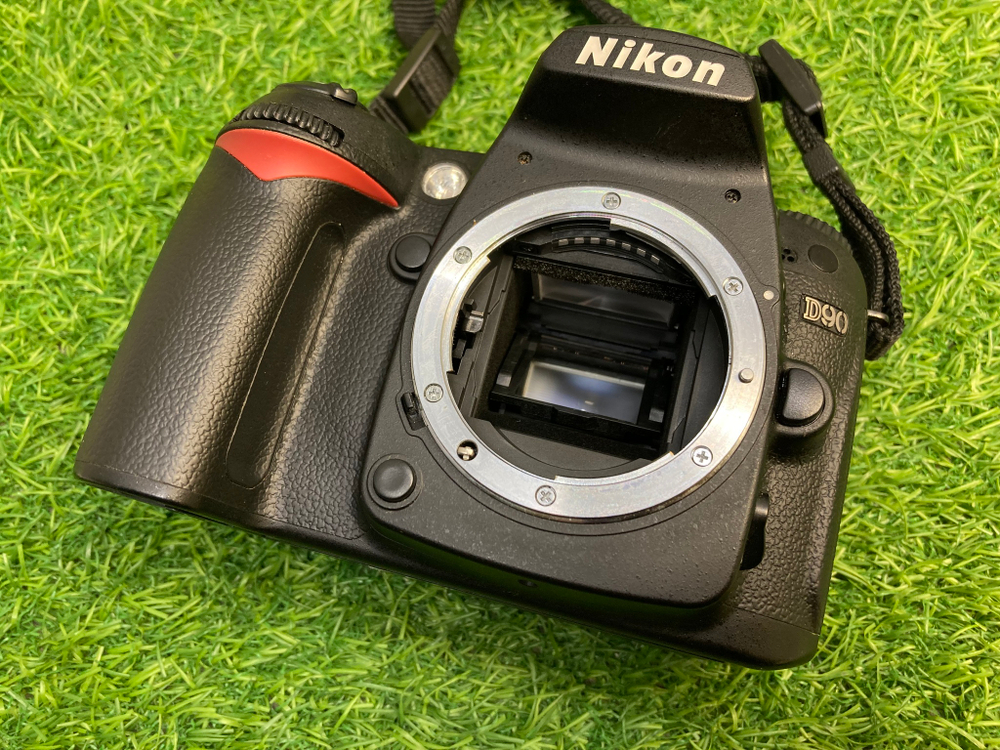 Nikon D90 (7.500 кадров) Покупка/Продажа