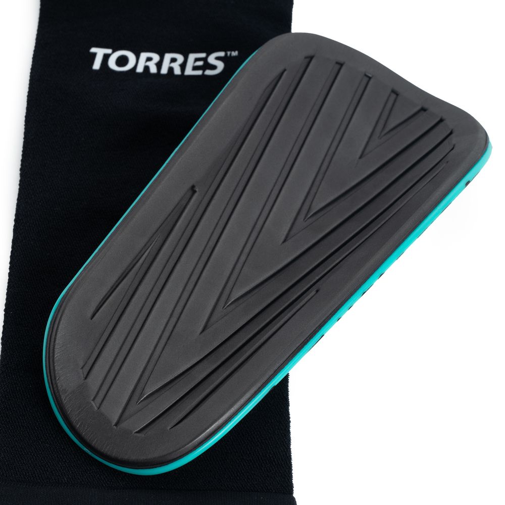 Щитки футбольные TORRES Pro FS2308M, с чулком, размер M