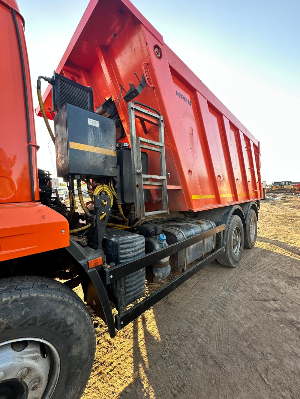 СмолМаш СДК* на шасси КамАЗ 6520 6x4 КДМ СДК-6520 (Дизельный, 8.9 л, 390 л.с, МТ)