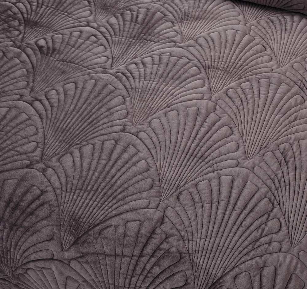 Покрывало 240x260 Sofi De MarkO Ариэль цвета мокко