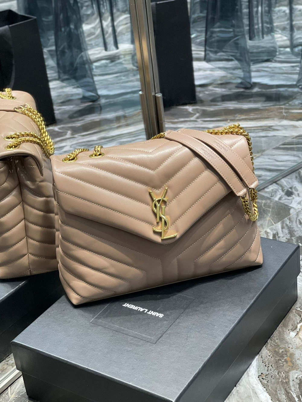 Yves Saint Laurent Loulou 32 cm