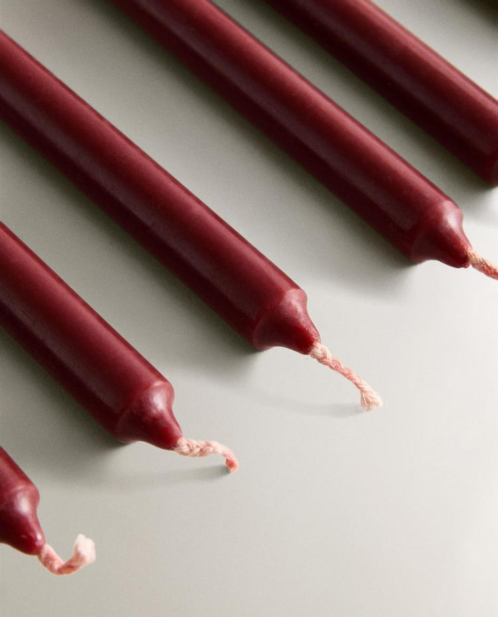 ZARA HOME НАБОР РОЖДЕСТВЕНСКИХ СВЕЧЕЙ (УПАКОВКА ИЗ 8 ШТУК), КРАСНЫЙ